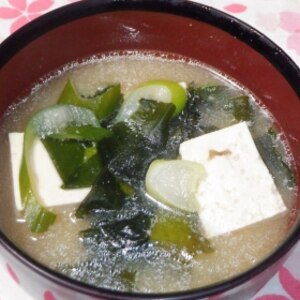 定番☆豆腐とわかめのお味噌汁